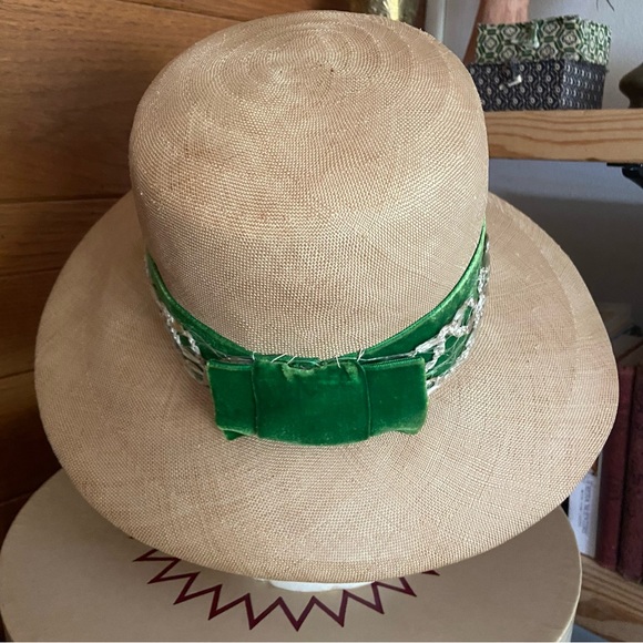 Vintage 60s Jan Leslie straw green velvet ribbon trim hat - Picture 5 of 7